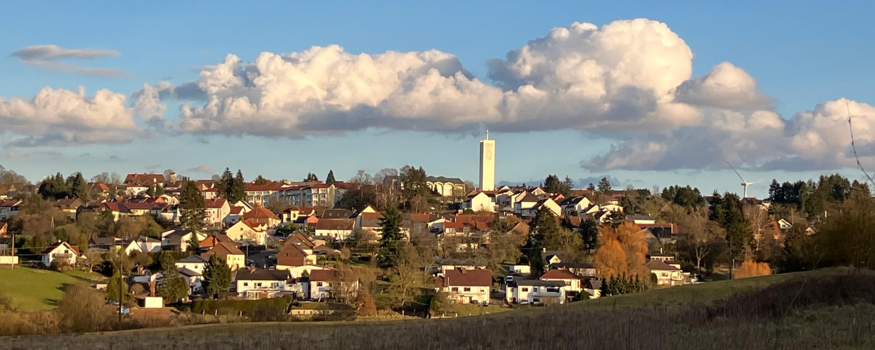 Pfarrkirche Merchweiler (Fernansicht)
