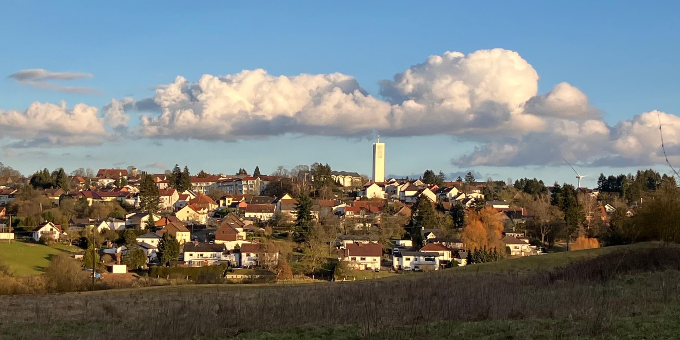 Pfarrkirche Merchweiler (Fernansicht)