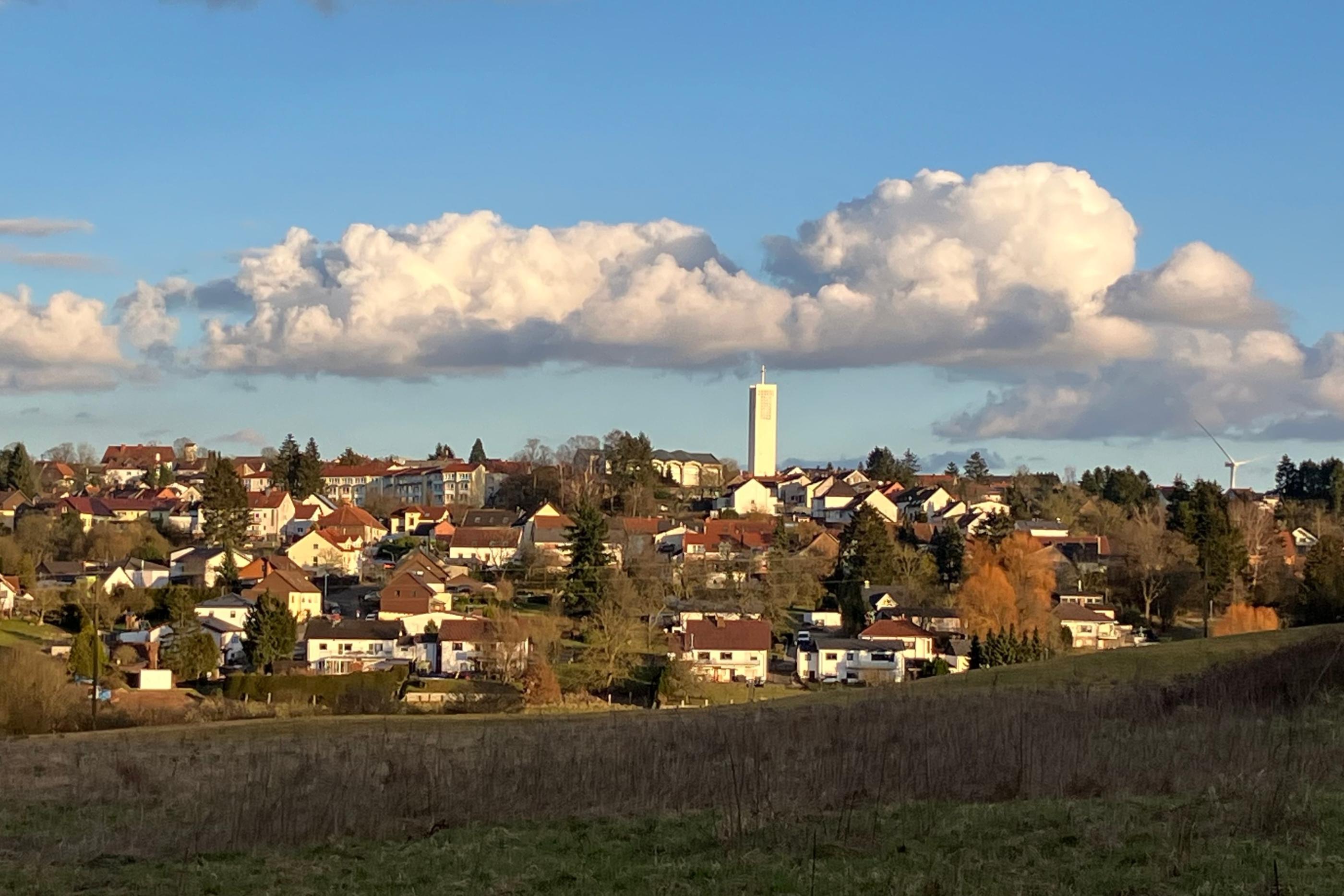 Pfarrkirche Merchweiler (Fernansicht)