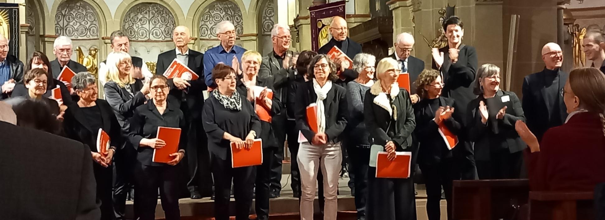 Der Kirchenchor Maria Königin bei der Einweihung der neuen Orgel in Neunkirchen