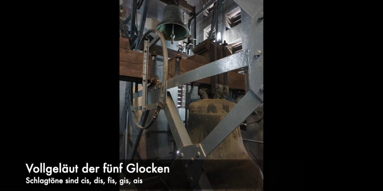 Ruhende Glocken im Glockenturm der Kirche Hl. Rosenkranzkönigin in Merchweiler